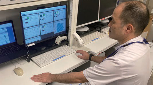 Akito Kawai mit AQURE im Einsatz im Testlabor